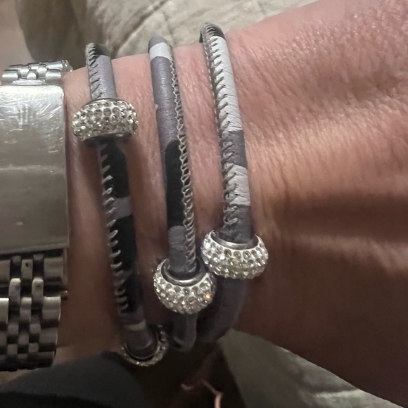 Triple wrap camo crystal bracelet - Picture 8 of 8